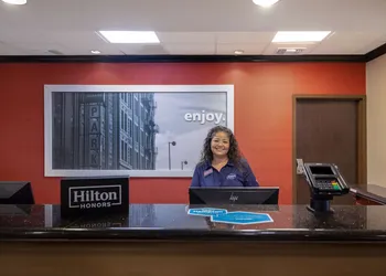 Hampton Inn Victoria hotel thumbnail 3