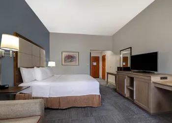 Hampton Inn Victoria hotel thumbnail 5