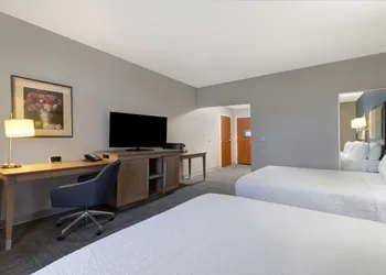Hampton Inn Victoria hotel thumbnail 6