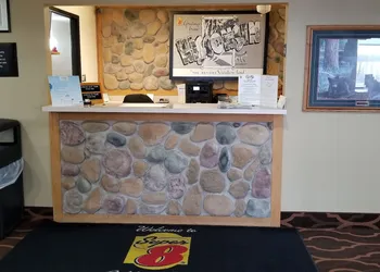 Super 8 by Wyndham Ashland hotel thumbnail 3