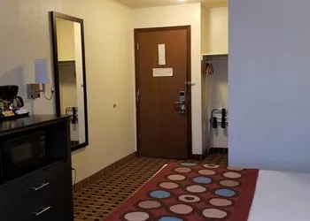 Super 8 by Wyndham Ashland hotel thumbnail 7
