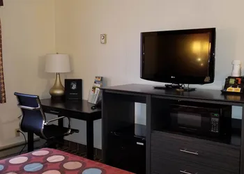 Super 8 by Wyndham Ashland hotel thumbnail 8