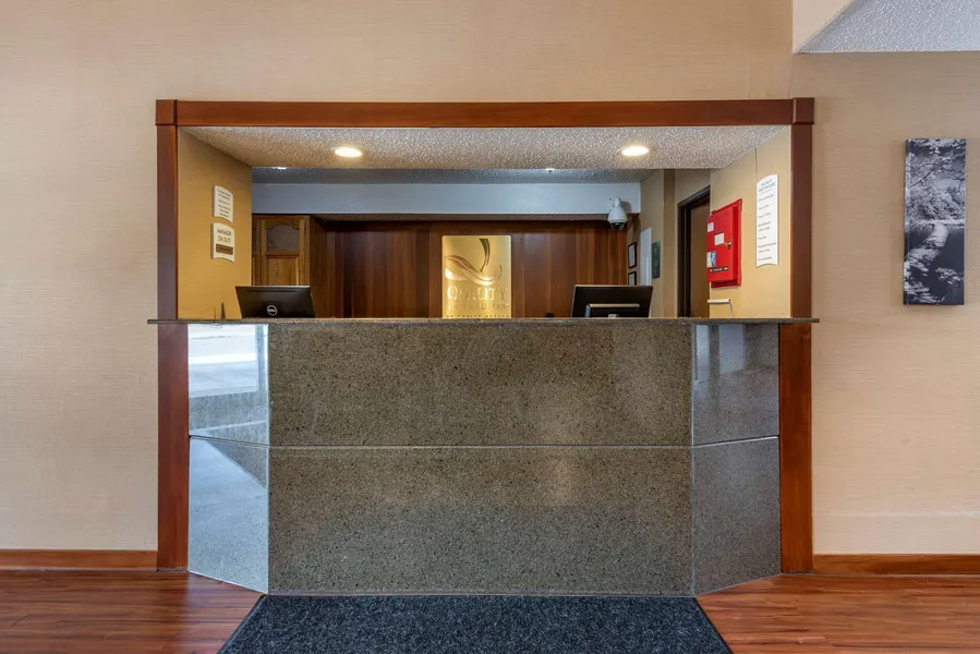 Quality Inn & Suites Warren hotel detail image 2