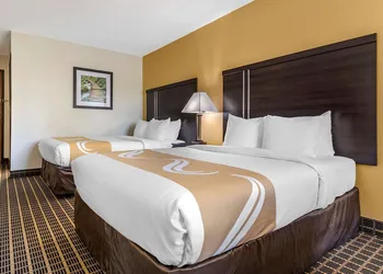 Quality Inn & Suites Warren hotel thumbnail 4