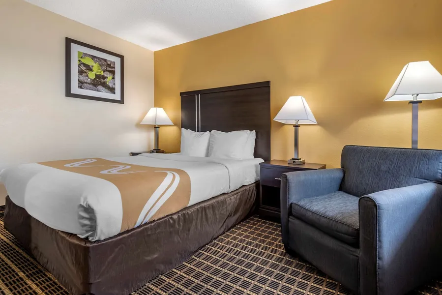 Quality Inn & Suites Warren hotel detail image 6