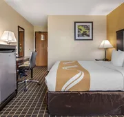 Quality Inn & Suites Warren hotel detail image 7