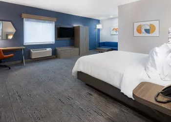 Holiday Inn Express & Suites Center Township by IHG hotel thumbnail 3