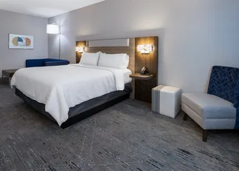 Holiday Inn Express & Suites Center Township by IHG hotel thumbnail 5