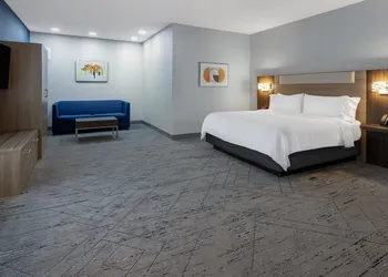 Holiday Inn Express & Suites Center Township by IHG hotel thumbnail 6