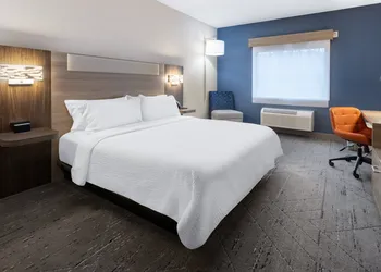 Holiday Inn Express & Suites Center Township by IHG hotel thumbnail 8