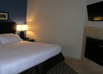 Holiday Inn Express & Suites Belle Vernon by IHG hotel thumbnail 2