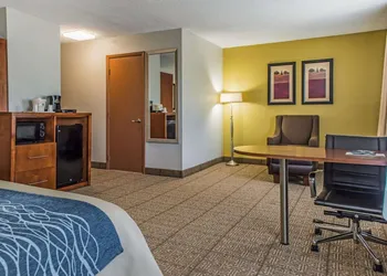Quality Inn Belle Vernon hotel thumbnail 8