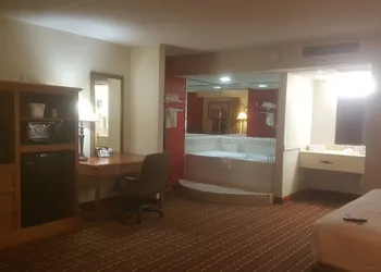 Salina Ambassador Hotel and Conference Center hotel thumbnail 4