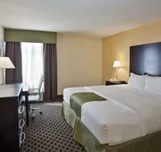 La Quinta Inn & Suites by Wyndham Salina hotel detail image 7