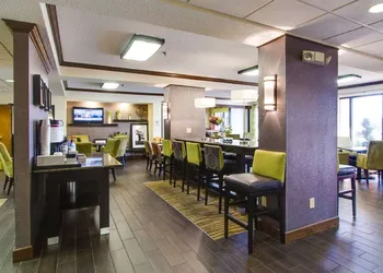 Hampton Inn Salina hotel thumbnail 4
