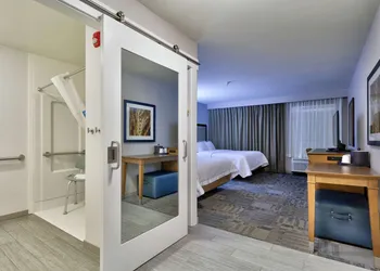 Hampton Inn Salina hotel thumbnail 6