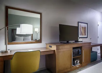 Hampton Inn Salina hotel thumbnail 8