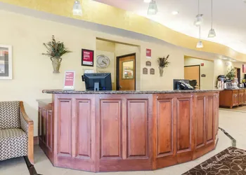 Comfort Suites Salina South hotel thumbnail 2