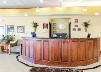 Comfort Suites Salina South hotel thumbnail 3