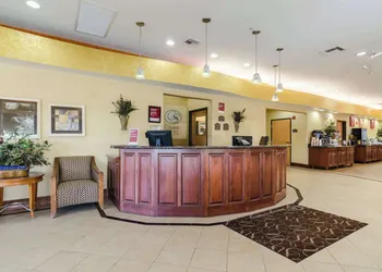 Comfort Suites Salina South hotel thumbnail 4
