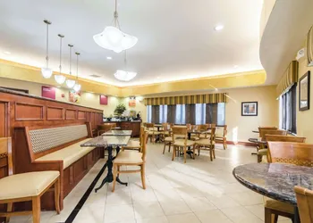 Comfort Suites Salina South hotel thumbnail 5