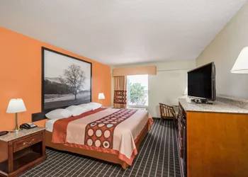 Super 8 by Wyndham Dandridge hotel thumbnail 4