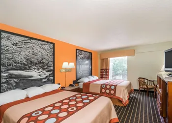 Super 8 by Wyndham Dandridge hotel thumbnail 5