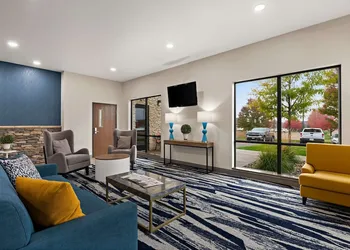 Comfort Suites Hudson I-94 hotel thumbnail 5