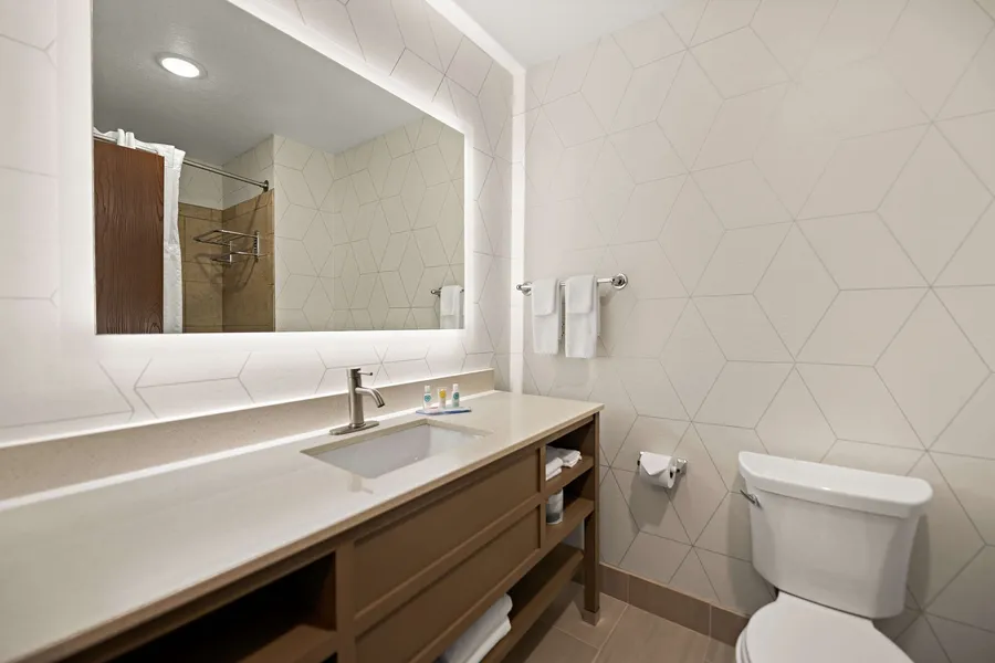Comfort Suites Hudson I-94 hotel detail image 6