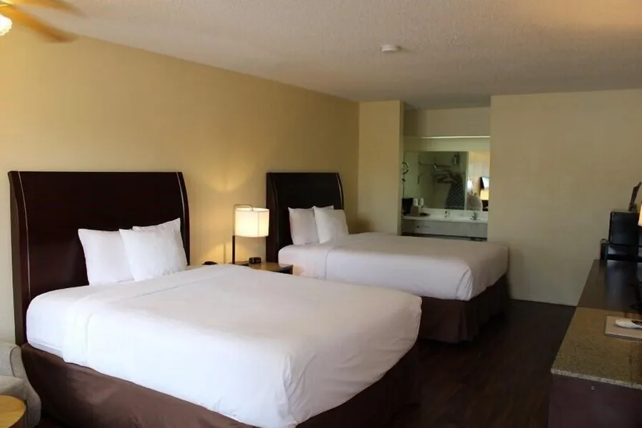 Executive Inn & Suites hotel detail image 2