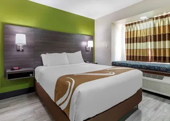 Quality Inn & Suites Longview I-20 hotel thumbnail 2