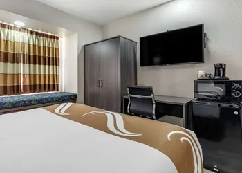 Quality Inn & Suites Longview I-20 hotel thumbnail 3