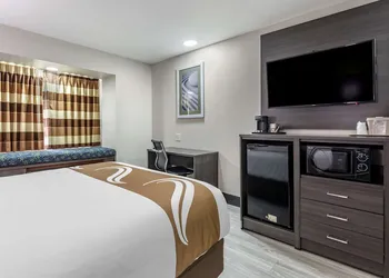 Quality Inn & Suites Longview I-20 hotel thumbnail 8