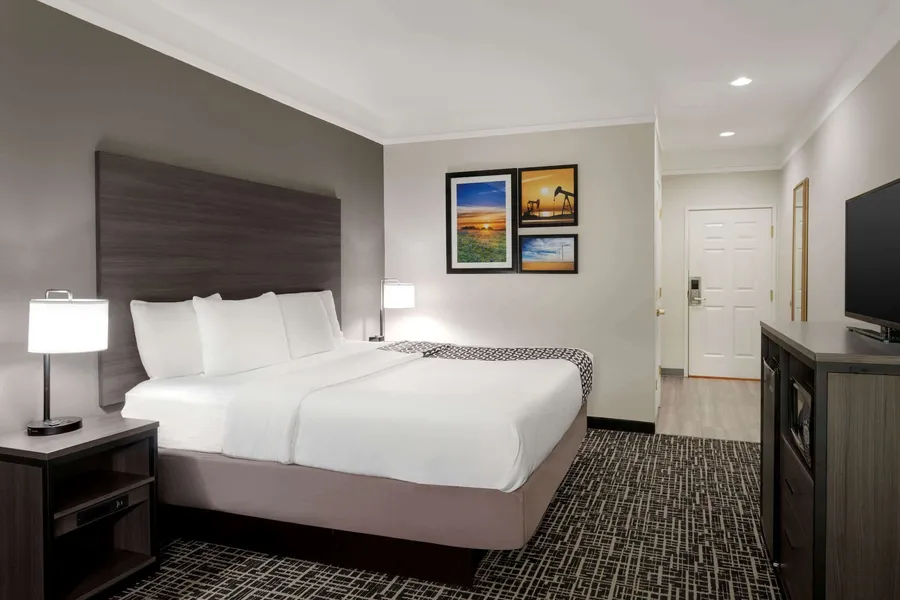 La Quinta Inn & Suites by Wyndham I-20 Longview South hotel detail image 6