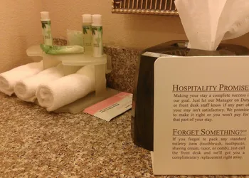 Holiday Inn Express & Suites Marshall by IHG hotel thumbnail 3