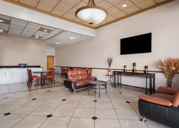 Super 8 by Wyndham Longview/North hotel thumbnail 4