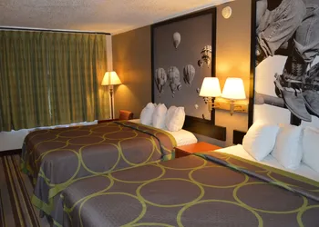 Super 8 by Wyndham Longview/North hotel thumbnail 7