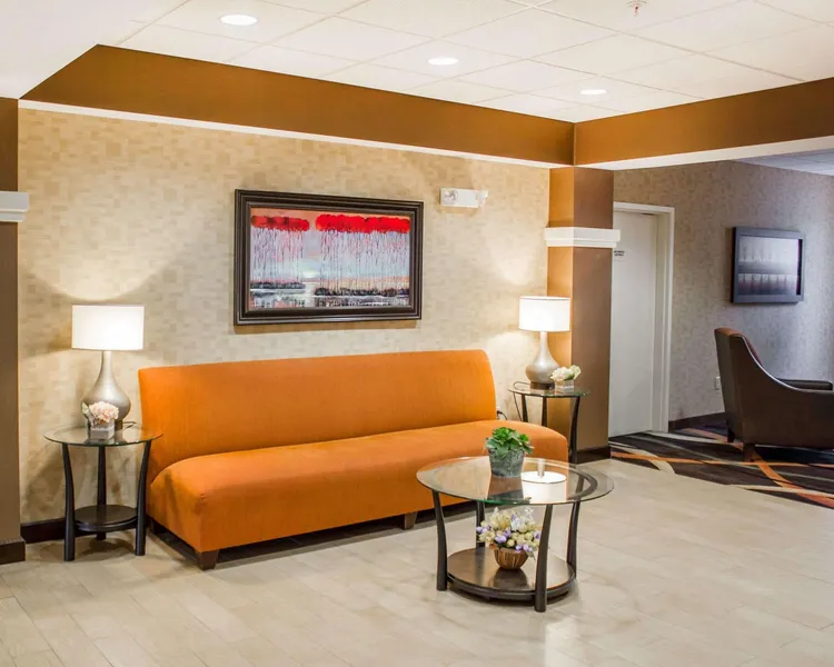 Comfort Suites Lewisburg near University hotel detail image 2