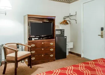 Econo Lodge Frackville hotel thumbnail 6