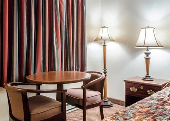 Econo Lodge Frackville hotel thumbnail 7