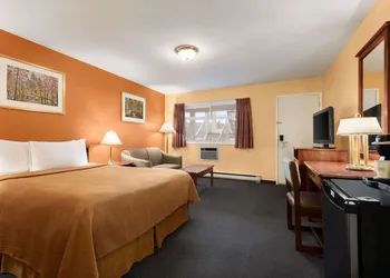 Travelodge by Wyndham Quesnel hotel thumbnail 3