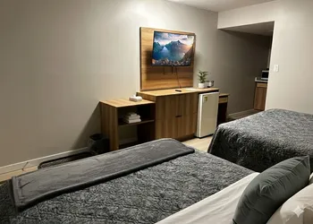 Park Inn by Radisson Quesnel hotel thumbnail 4
