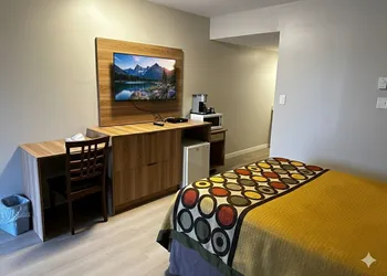 Park Inn by Radisson Quesnel hotel thumbnail 5