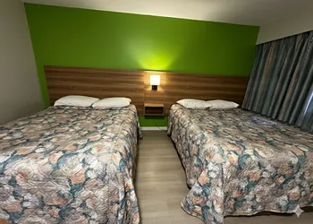 Park Inn by Radisson Quesnel hotel thumbnail 8