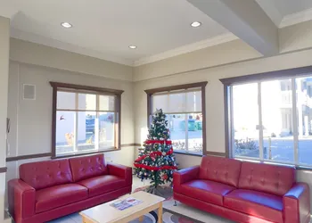 Ramada by Wyndham Quesnel hotel thumbnail 2