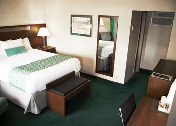 Ramada by Wyndham Quesnel hotel thumbnail 5