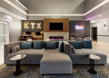 La Quinta Inn & Suites by Wyndham-Brookshire-West Katy hotel thumbnail 2