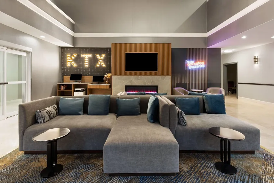 La Quinta Inn & Suites by Wyndham-Brookshire-West Katy hotel detail image 2