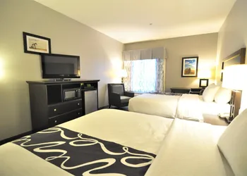 La Quinta Inn & Suites by Wyndham-Brookshire-West Katy hotel thumbnail 4