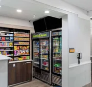 La Quinta Inn & Suites by Wyndham Raymondville hotel detail image 3